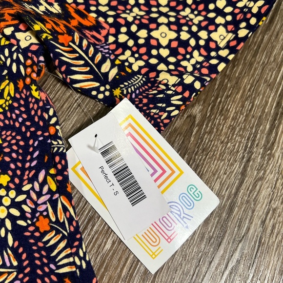 NWT Lularoe Perfect T Geometric floral multi colored, sz:S - Picture 2 of 4